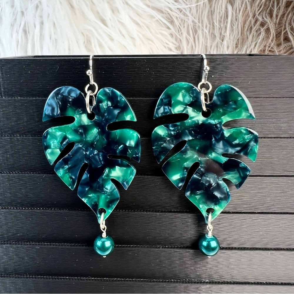 Large Green Leaf Silvertone Statement Pieced Earr… - image 3